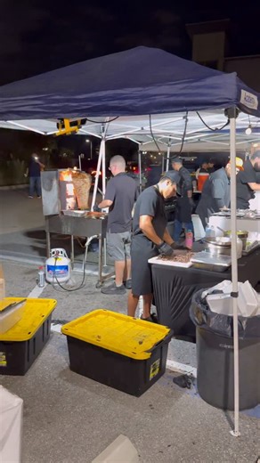 SEND IT TO THE WEEKEND SQUAD ‼️ 👉 🌮 INTERNATIONAL DRIVE & EAST COLONIAL AREAS THIS WEEKEND 🙌 FYI SATURDAY WE WILL BE OPERATING DURING THE DAY FROM 12:30pm - 5pm 🕔 NOT IN THE EVENING AS USUAL FRIDAY / VIERNES 1/23 🗓️ @arcadiadrphillips APTS. 🏡 📍 LOCATION / UBICACIÓN 6500 Sand Lake Sound Rd Orlando, FL 32819 6:30pm - 11pm 🕚 SATURDAY / SABADO 🗓️ @codaorlandoapts APTS. 🏠 📍 LOCATION / UBICACIÓN 13645 E Colonial Dr Orlando, FL 32826 12:30pm - 5pm 🕔 #bestfoodfeed #orlandofood #tacosalpastor