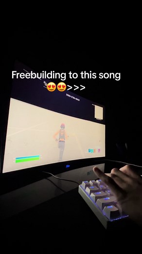 At night too #russian #fortnite #fyp #viral #clickykeyboard #setup #real