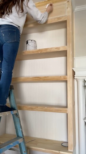 I CANT’T BELIEVE I MADE THESE! Priming my built-in bookshelves 💃🏻✨🤍 #diy #doityourself #homesweethome #homerenovation #bookshelf | Heart Home Crew