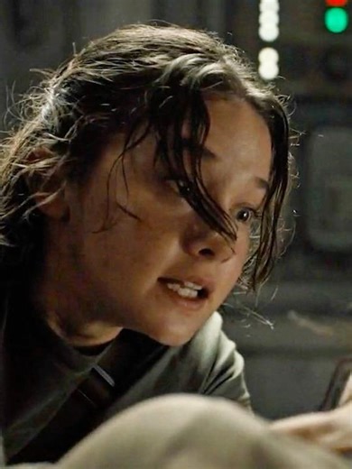 Alien Romulus：The alien saved her life.#shorts #alien romulus #alien #movie #shorts #alienromulus