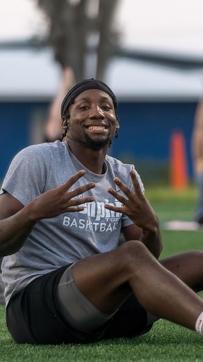 New kids on the block 🤙🏼 #dmeacademy #dmesportsacademy #studentathletedevelopment #ignitethedream #maximizeyourpotential #academicexcellence #corevalues #daytonabeach #community #philanthropy #studentathletelife #moveinday #firstdayofclass #FDOC | DME Academy