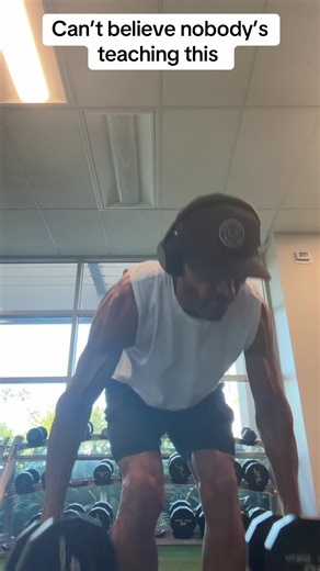 #shockingthemuscle #secretsauce 3 different exercises to shock the muscle for growth and definition. 1. Normal pace reps 2. Slow movement reps 3. Explosive reps