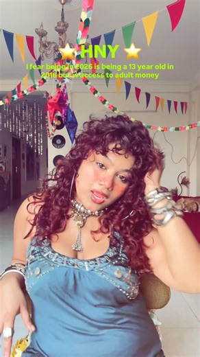 Tanshi 🧚🌻🍵👒 on Instagram: "Bringing the 2016 era back in 2026 was on my bingo cards for sure 👩‍❤️‍💋‍👩 #2026isthenew2016 #2016 #midsize is"