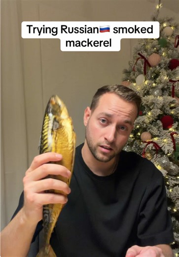 Trying Russian smoked mackerel for the first time 🇷🇺🐟 #russia #russian #russiantiktok #rus #russia🇷🇺