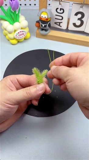 Simple Craft | Make a little bunny ring out of foxtail grass! #diy #crafts