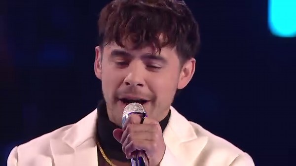 David Archuleta's LIVE performance of his new single "Hell Together" inspired by his coming out as queer! 🌈 | American Idol