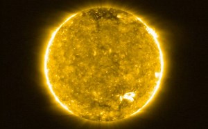 Magnetic waves explain mystery of Sun’s outer layer