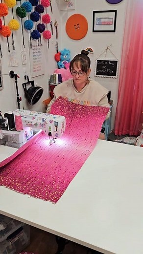 I don't sew rectangle Jelly-Roll Rugs often but, for this VIP customer, I had to knock one out. 💖 Fabric: Ombre Confetti Magenta - 10807 201M Moda Metallic (available on my website) Size: 34.5 x 23 inches Want to sew your own? I also teach virtual self paced Jelly-Roll Rug sewing classes. Pattern: Jelly-Roll Rug by RJ Designs #jellyrollrug #sewing Moda Fabrics United Notions | Uniquely Mateo