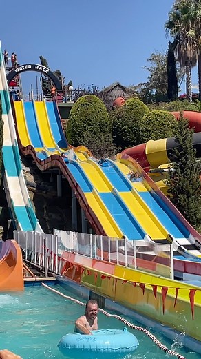 Martes en Bahía Park ☀️💘 Water Race con Mat Reserva tu ticket fácilmente en www.bahiapark.com | Bahia Park