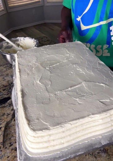 Cake Border Design Using a Comb