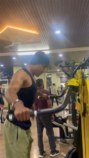 🔥Machine side lateral raises for beginners