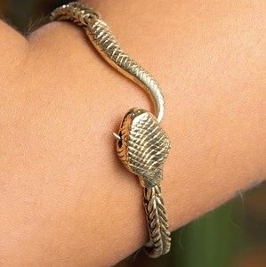 8M views · 14K reactions | Lihat Koin Ini Menjelma Menjadi Gelang Anakonda yang Cantik  | Kerajinan 5-Menit Suka-Suka | Facebook