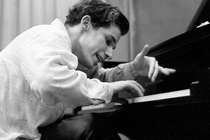 Glenn Gould: an introduction to the life and best recordings of a piano icon