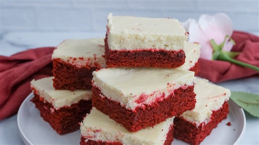 Valentine's Day cheesecake bars recipe