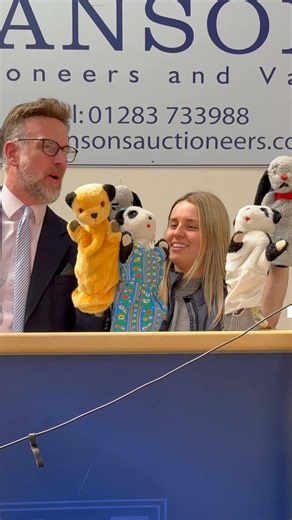 …you don’t expect a little yellow bear to steal the show… but this one certainly did 🐻✨Straight from Harry Corbett’s own personal collection, these original Sooty, Sweep and Soo puppets are part of a remarkable archive … & what a moment it was to bring them under the hammer.From a seaside souvenir on Blackpool Pier… to over £11,000… not bad going for a little yellow bear and friends!I must say… the bidding was as lively as Sweep himself 😄They’re not just puppets… they’re a piece of television