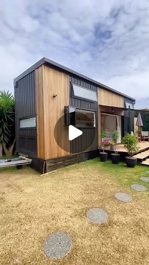 Tiny House | Tiny Home | Would you live here?🏠😍 . 🏠follow us at @tinyhouse.yes 🏠 🏠follow us at @tinyhouse.yes 🏠 🏠follow us at @tinyhouse.yes 🏠 credit:... | Instagram