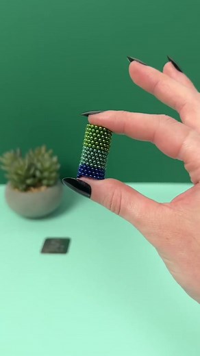 Sorting some Speks!! #speks #getspeks #magnets #magnetic #oddlysatisfying #fidget #calming #asmr #stim