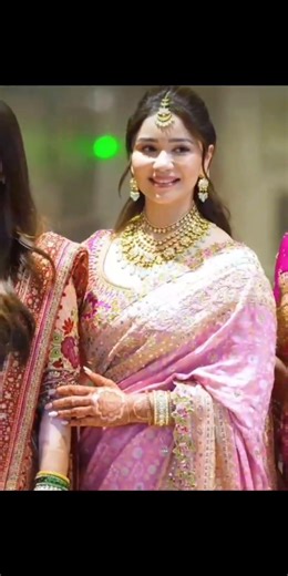 She is looking beautiful💗 #viral #trending #saratendulkar #sachintendulkar #arjuntendulkar #wedding