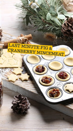 Abel & Cole on Instagram: "🎄 Forgot the mince pies? Don’t panic. Make this last-minute mincemeat instead. 🥄 It’s ready in less than 30 minutes. So you can bake a batch of deliciously spiced mince pies on Christmas Eve, ready for Father Christmas. Last Minute Fig & Cranberry Mincemeat Makes 1.6kg 100g dried figs 2 apples 2 oranges 2 lemons 200ml Armagnac or cognac 125g dried cranberries 250g raisins 250g sultanas 250g raw cane sugar 1 tsp mixed spice 1 cinnamon stick 75ml sunflower oil 75g flak