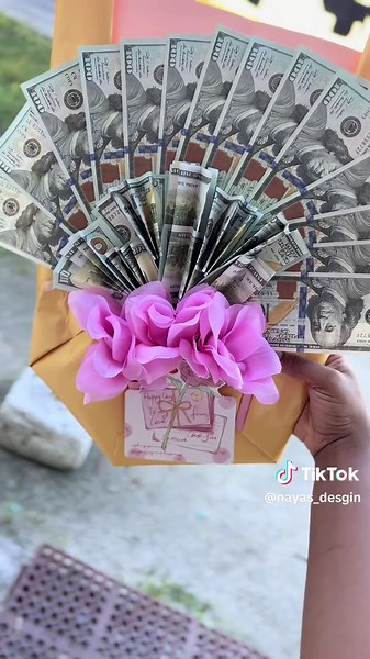 Get ya money fans price your order now #bahamastiktok #smallbusiness #moneybouquet