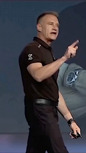 Anxiety Uncovered: What Gary Brecka Wants You to Know 🌿🧠Gary Brecka often emphasizes that anxiety isn’t just “in your head”—it’s deeply tied to what’s happening in your body. Chronic stress, nutrient deficiencies, and even hidden inflammation can all play a role in why you might feel constantly on edge.🧠 Brain Chemistry Matters: Low levels of key neurotransmitters like serotonin and dopamine are often at the root of anxiety. These are heavily influenced by the nutrients and vitamins your body