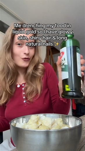 3.9K views · 36 reactions | THE BEAUTY SECRET OF ANCIENT GREEK WOMEN ✨ Discover how extra virgin olive oil was their go-to for radiant skin and natural beauty  #beautysecrets #ancientgreek #oliveoil #skincare #naturalbeauty #wellness #foryou #glowingskin #beautytips #selfcare | Melody Ezgi Aslan | Facebook