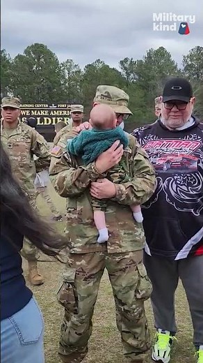 Soldier breaks down in tears as 1-year-old daughter taps him out