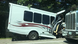Children injured when bus from Maine crashes into trees off I-95 in NH