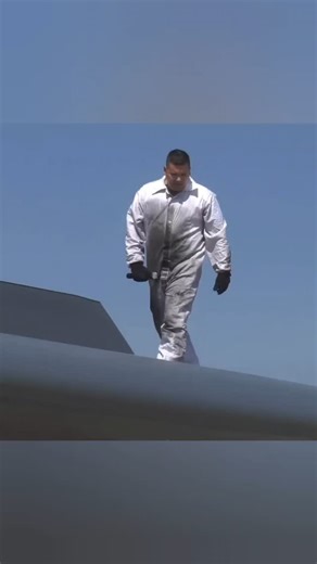 IntelligenceGo | Inside the Maintenance of the $2 Billion Stealth Bomber 🦇 B-2 Spirit By USA Military #engineering #b2spirit #aircraft #veterans... | Instagram