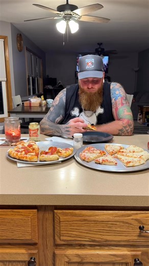 I burned my lip! Trailer Park Golf Club DiGiorno | Elroy Redbeard