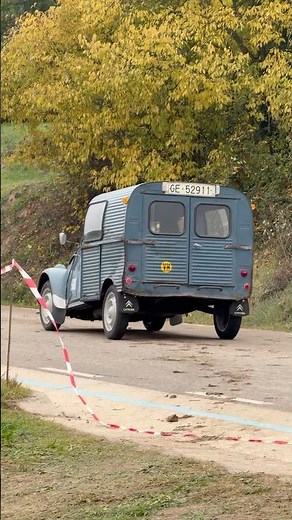 La Citroën 2CV AZU #carrestorationproject #automobile #citroen