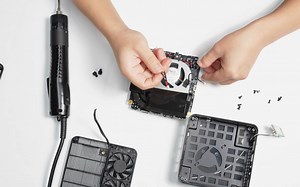 MINISFORUM 安装新底壳带风扇