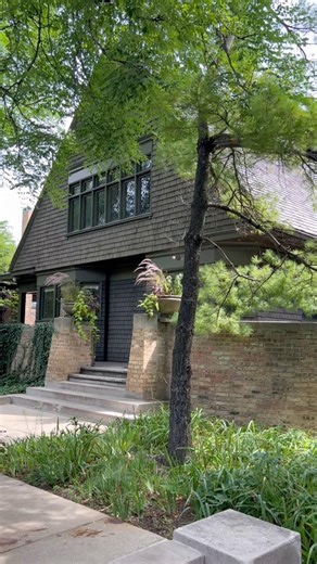 The Frank Lloyd Wright Home and Studio by Frank Lloyd Wright, 1898