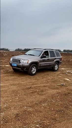 Mud Pit Madness 💥🚙