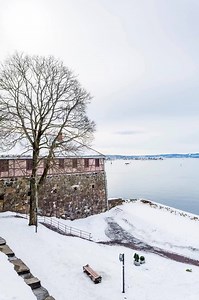 Akershus Fortress dates back to 1299. It has withstood a number of sieges from bloodthirsty Swedes and Danes through the years 😅 These days it's a great place to go for an historic walk. More Oslo history this way https://goo.gl/VMxZ4D | Visit Oslo