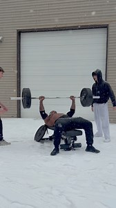 Weights only get heavier do to the body not being able to push out enough force. Keeping the body warm is the goal. #gym #fypシ #strongman #workout #facebookreel #explorepage #facebookreels #gymlife #benchpress | Itsdreamsworl