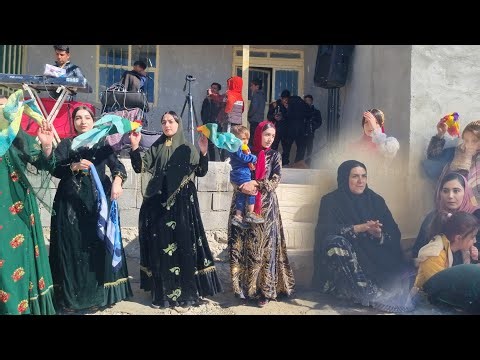 🥰🥳A big celebration with relatives: Amir and Maryam's family at the celebration.