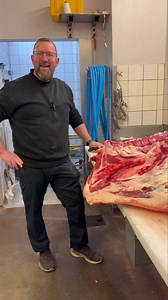 Hygge i skærestuen 🐂 #solrødstrand #slagter #solrød #havdrup #køge #godmad #GodeRåvarer #Traditionel #Kvalitet #skensvedslagteren #okse #oksekød | Skensved Slagteren