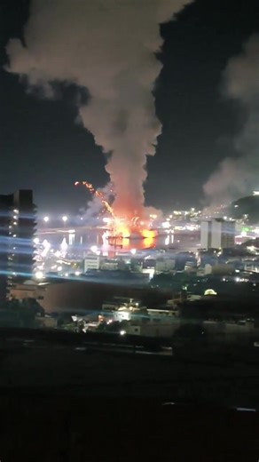 🇷🇺俄製S-300防空系統（🇨🇳紅旗9防空系統山寨的對象）被打爆。 據悉，S-300VM「安泰Antey-2500」防空飛彈系統是被20至30枚AGM-86D 或「戰斧」飛彈，聯合ADM-160B/C誘餌飛彈和AGM-88E/G反輻射飛彈，以及EA-18G「咆哮者」電子戰飛機聯合攻擊而癱瘓的。AH-64D「阿帕契」長弓偵察攻擊直升機也在委內瑞拉領空執行任務，為CH-53E「超級種馬」重型軍用運輸直升機提供掩護。🔥 | 台灣軍事 Taiwan Military