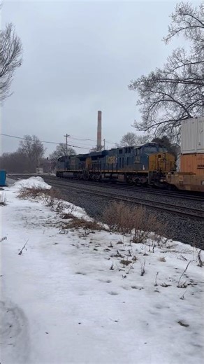 Increasingly rare AC4400CW passes by the Fairport platform!