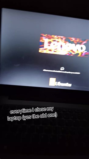 hate when I happends. #laptop #lenovo #stick #linux #ubuntu TikTok