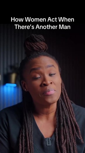 How Women Behave When Another Man is Present