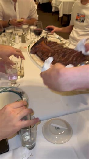 Social media eats first! 😋This is how we celebrate in America 🇺🇸🔥Juicy steak dinner with the bros 🥩🍷Good food 🤝 Great friendsUnforgettable memories ❤️‍🔥What more can you ask for? 🥳