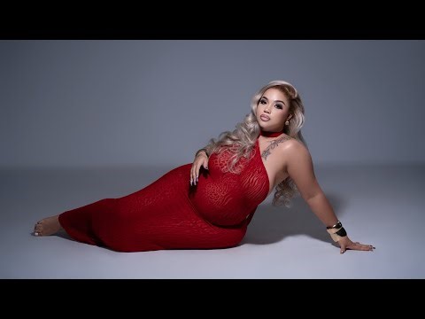 Come take Valentine’s Day pictures with a BIGGGG surprise! We’re having a baby… again! 💕