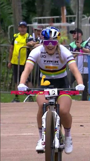 Evie Richards once again powered to victory in the first #MTBWorldCup XCC race of the season! 🏆