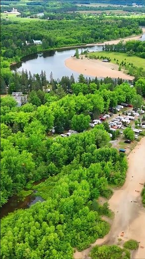 Petit camping caché dans les Laurentides ⛺