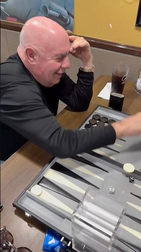 Ivan vs Elliot - EPIC #Backgammon CLASH! 🎲🎲
