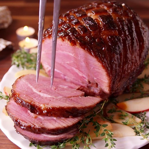 Your endless search for the Perfect Glazed Ham is officially over. Full recipe: http://dlsh.it/189E6Hg | Delish
