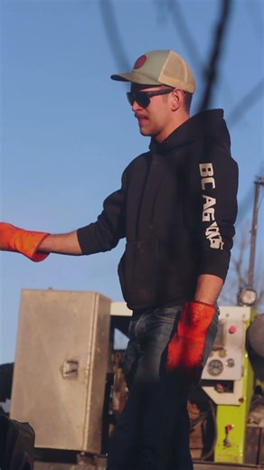 Dragling manure😤. #shortvideo #agriculture #johndeere #farmlife