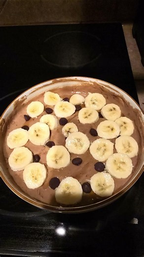You have to make this HIGH PROTEIN pumpkin banana greek yogurt bowl! So good!
